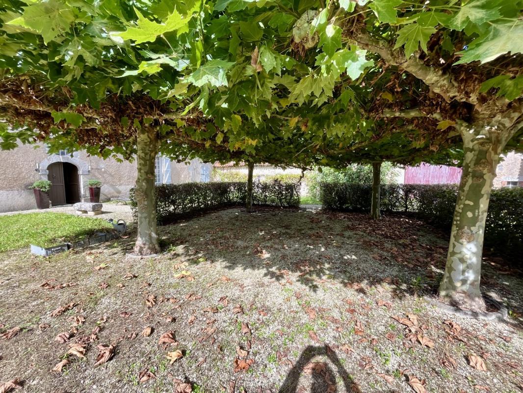 4 bedroom maison de maitre in Luchapt, Vienne, France