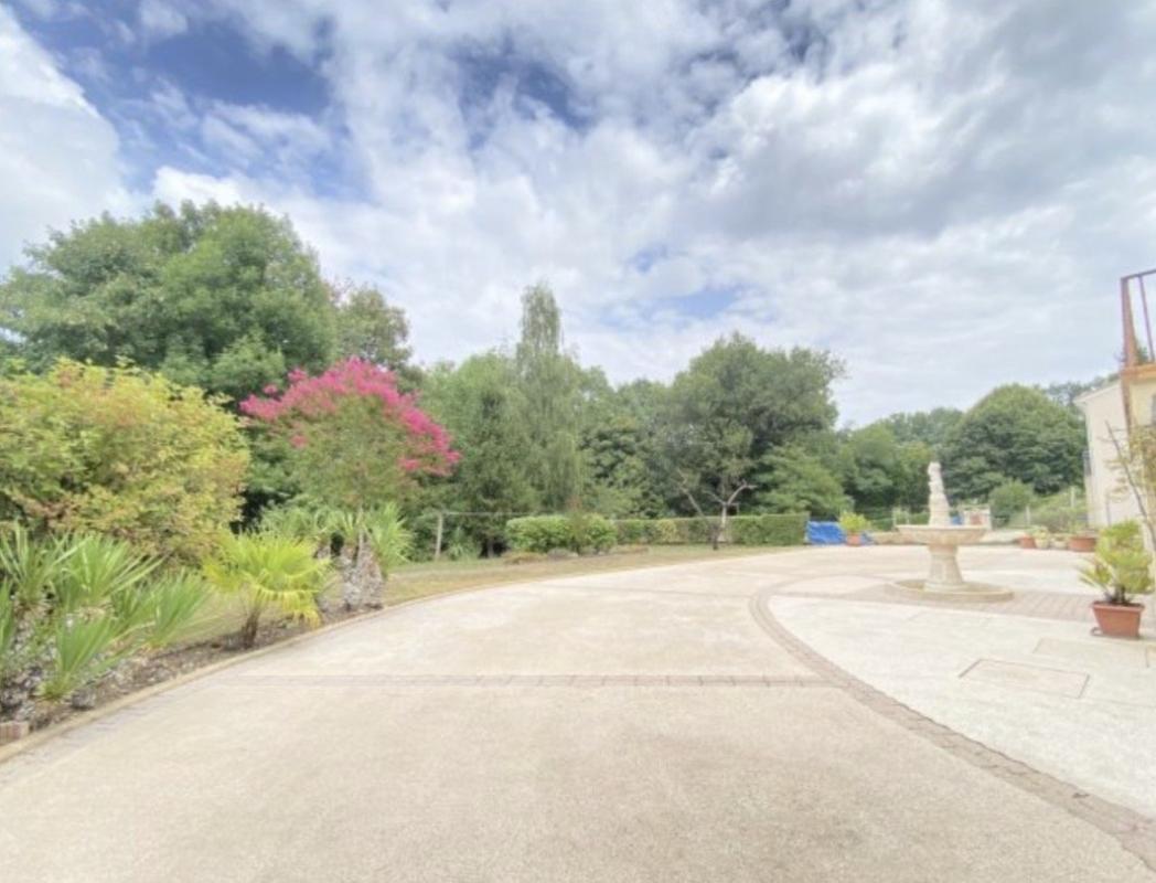 6 bedroom maison in Notre Dame De Sanilhac, Dordogne, France