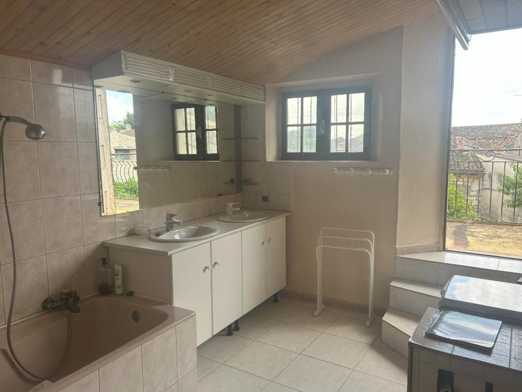 3 bedroom maison in Annepont, Charente-Maritime, France