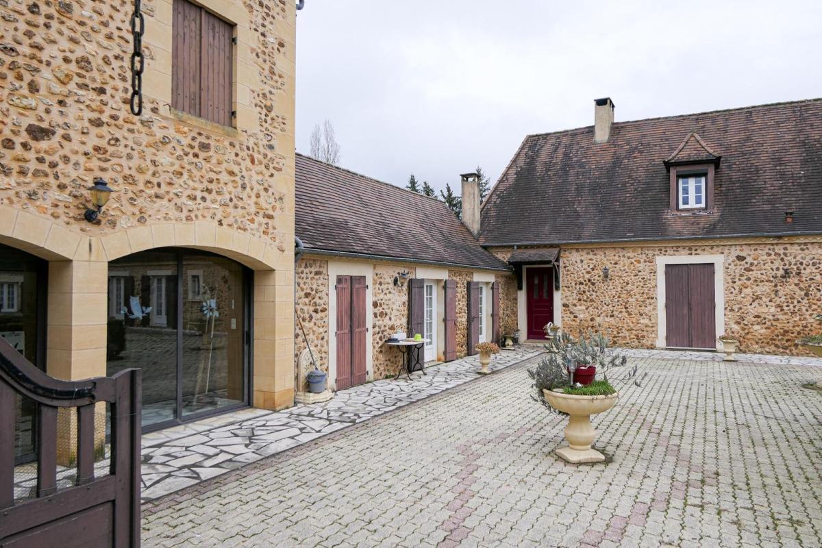 4 bedroom maison in Lacropte, Dordogne, France