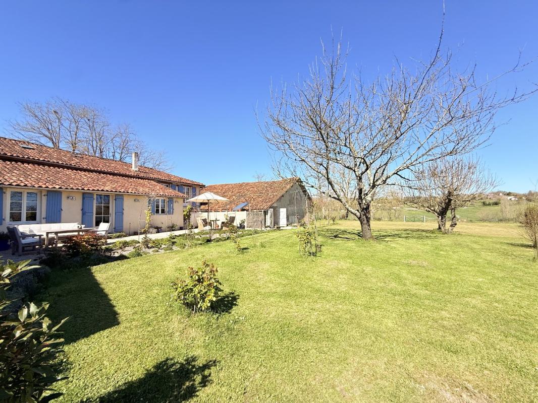 3 bedroom propriete in Aubeterre Sur Dronne, Charente, France