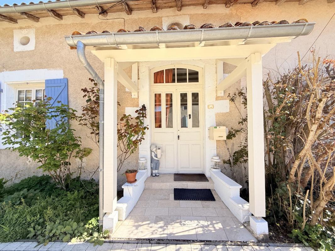 3 bedroom propriete in Aubeterre Sur Dronne, Charente, France