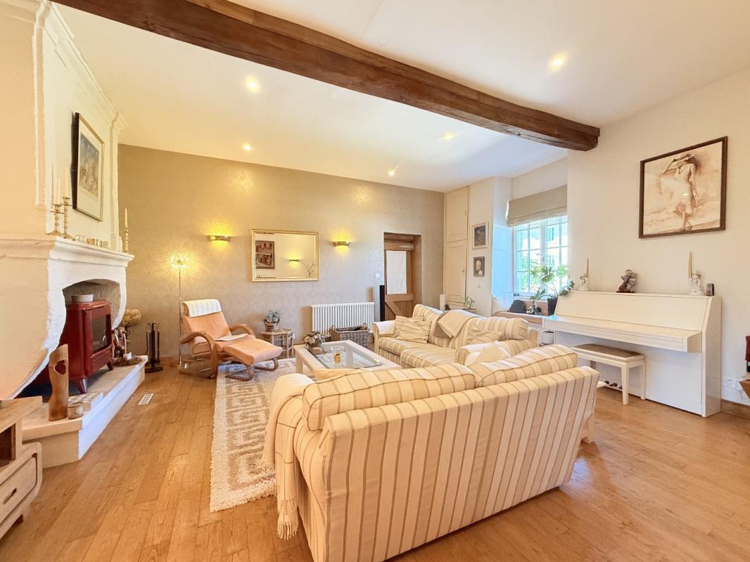 3 bedroom propriete in Aubeterre Sur Dronne, Charente, France