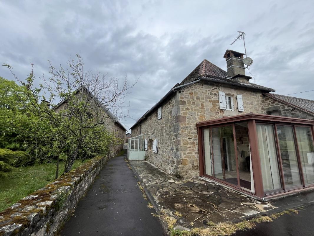 2 bedroom corps de ferme in Curemonte, Corrèze, France