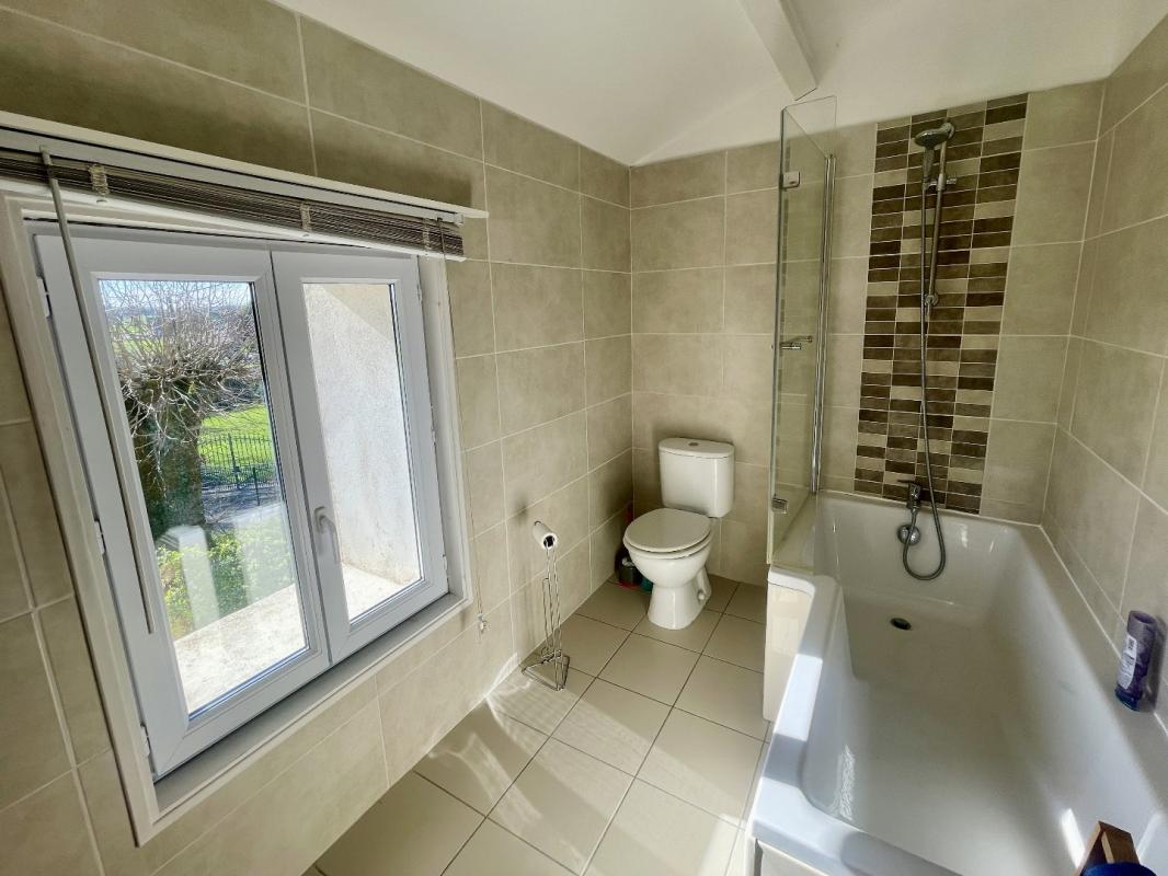 4 bedroom maison in Saint Mande Sur Bredoire, Charente-Maritime, France