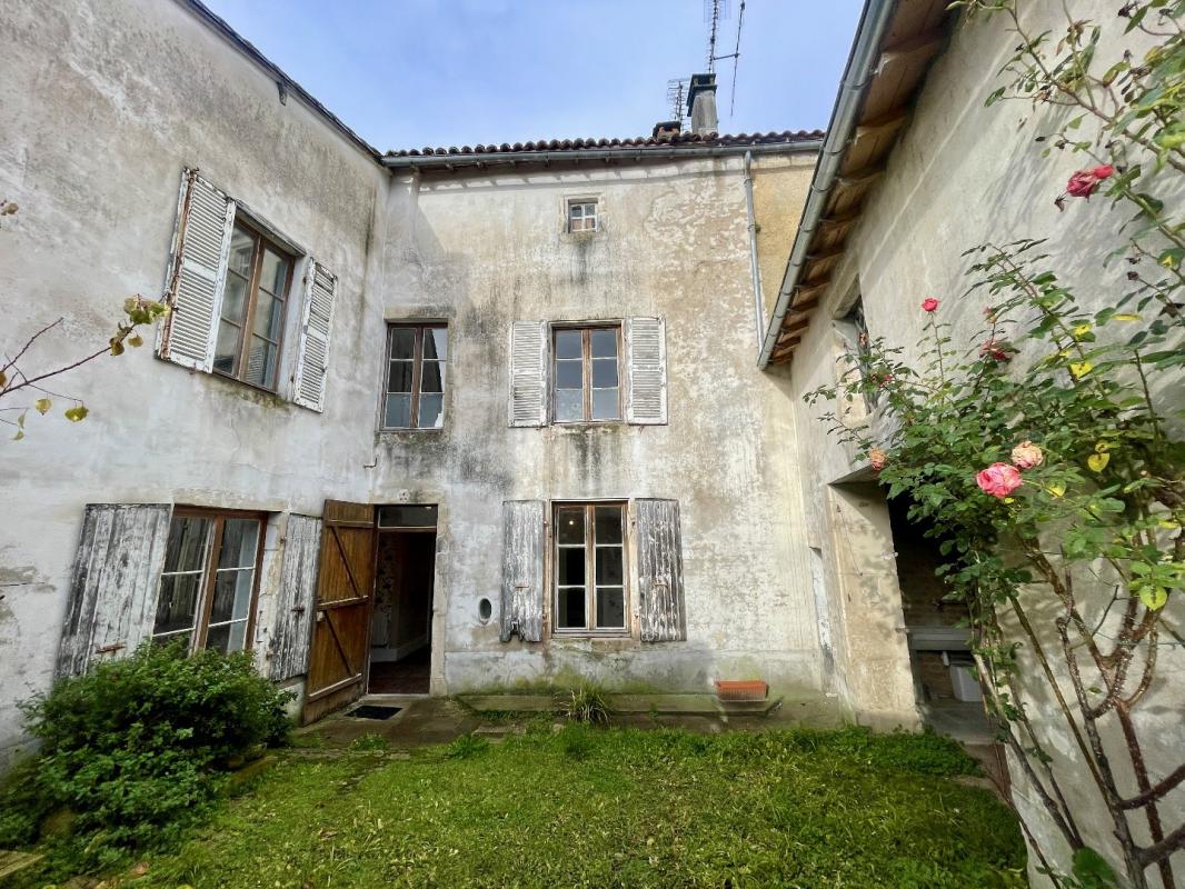 3 bedroom maison in Chef Boutonne, Deux-Sèvres, France