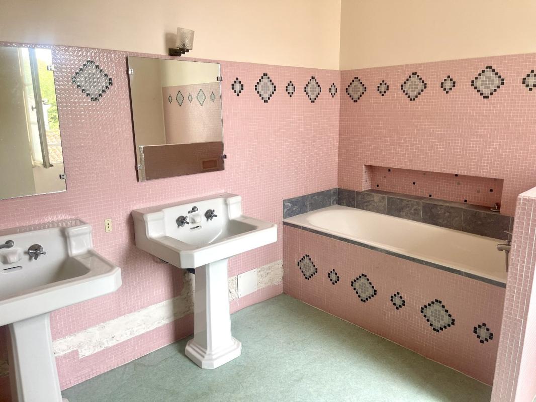 5 bedroom hotel particulier in Saintes, Charente-Maritime, France