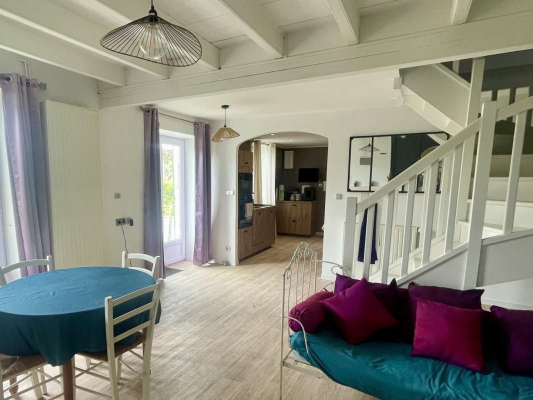 5 bedroom maison in Villefollet, Deux-Sèvres, France