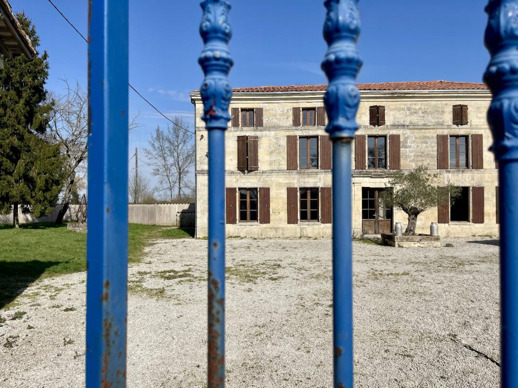 7 bedroom maison de maitre in Authon Ebeon, Charente-Maritime, France