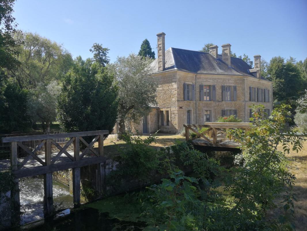 4 bedroom maison de maitre in Salles, Deux-Sèvres, France