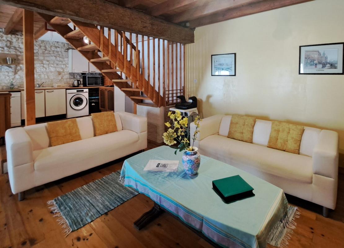 16 bedroom maison in Saint Pierre De Juillers, Charente-Maritime, France