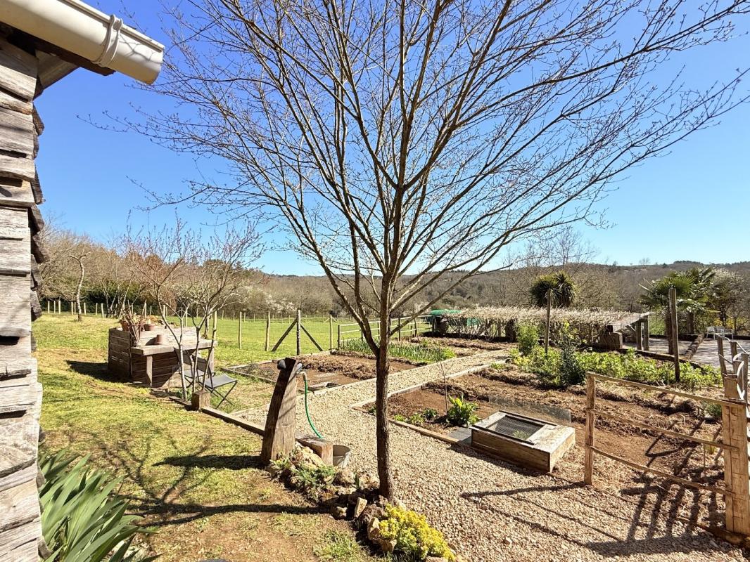 4 bedroom maison in Saint Saud Lacoussiere, Dordogne, France