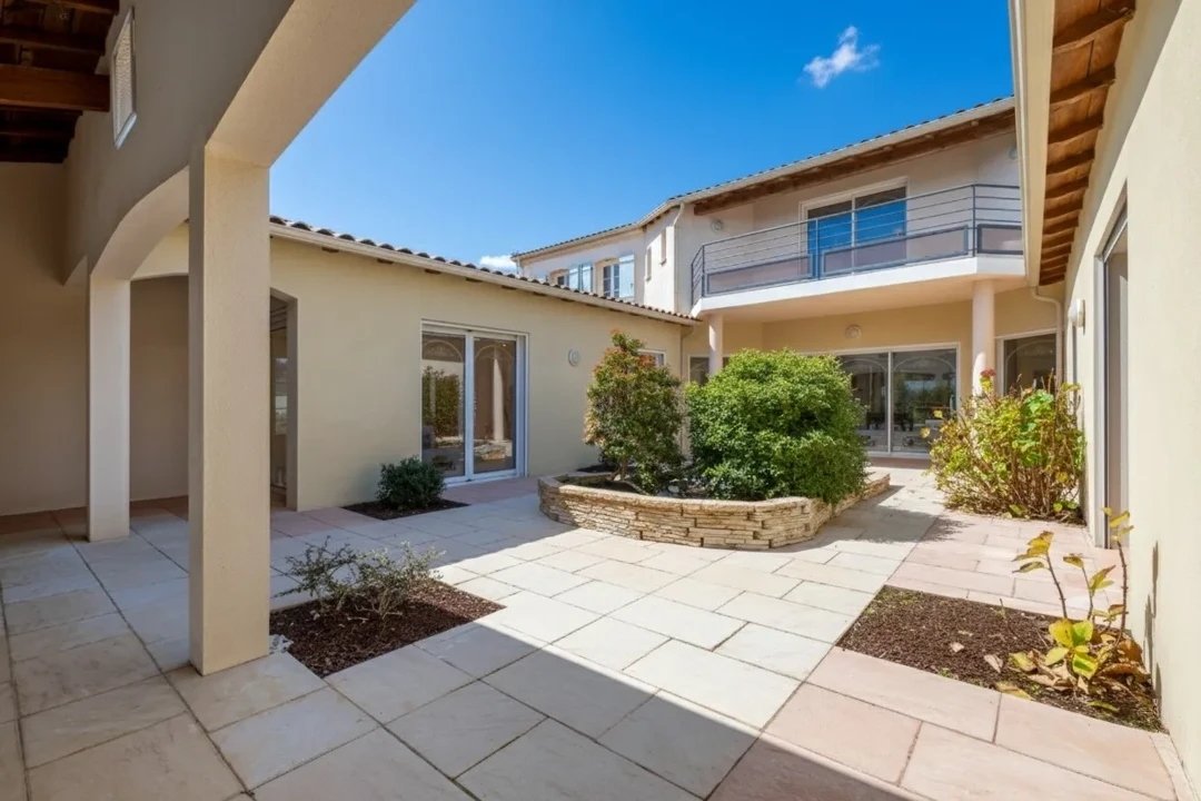 5 bedroom maison in Essouvert, Charente-Maritime, France