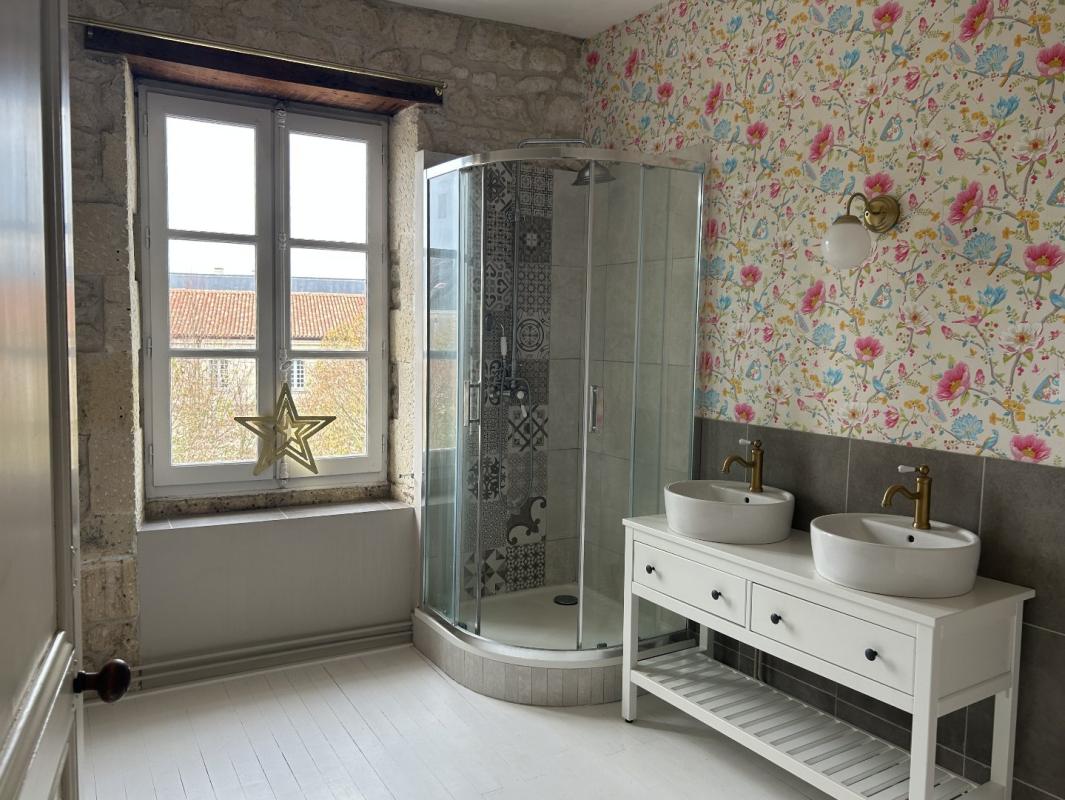 3 bedroom maison in Saint Jean D’angely, Charente-Maritime, France