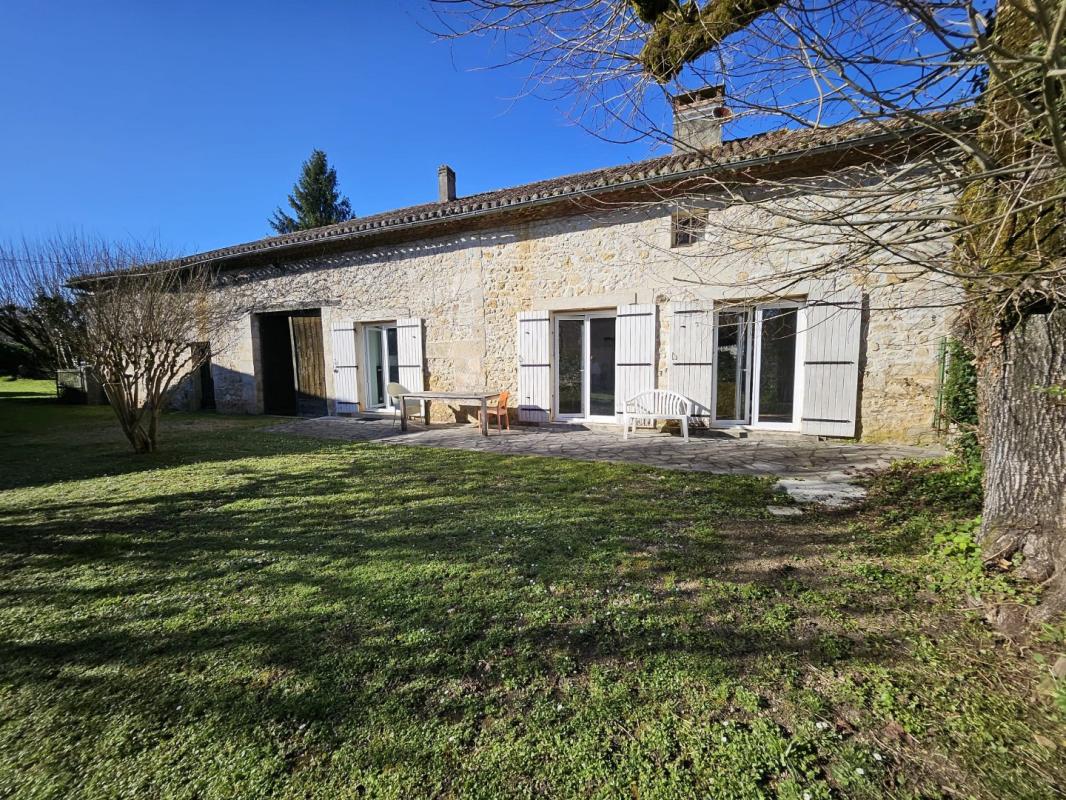 3 bedroom corps de ferme in Antonne Et Trigonant, Dordogne, France
