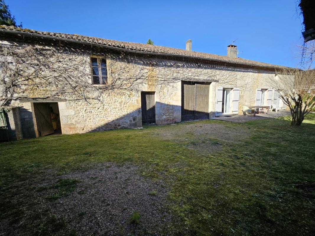 3 bedroom corps de ferme in Antonne Et Trigonant, Dordogne, France