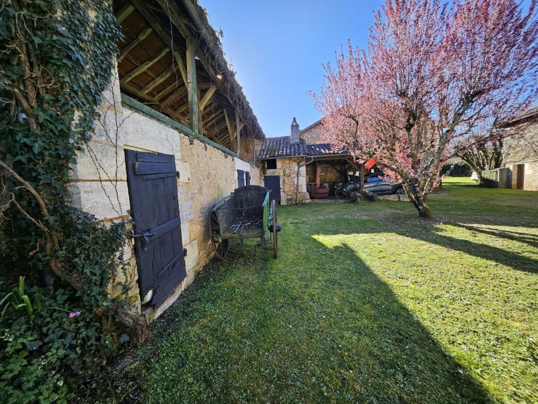 3 bedroom corps de ferme in Antonne Et Trigonant, Dordogne, France