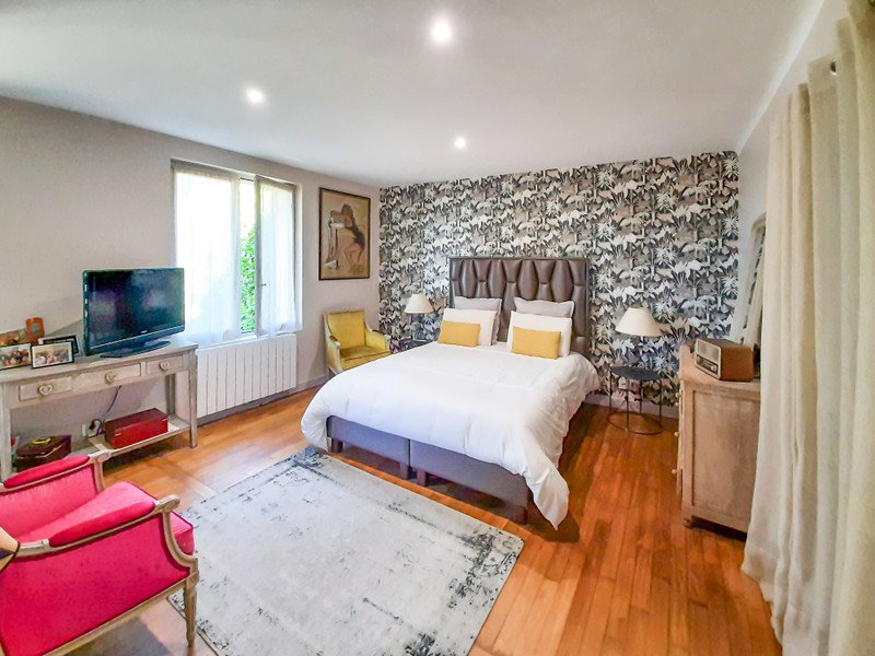 5 bedroom maison situee en campagne in Bassilac, Dordogne, France