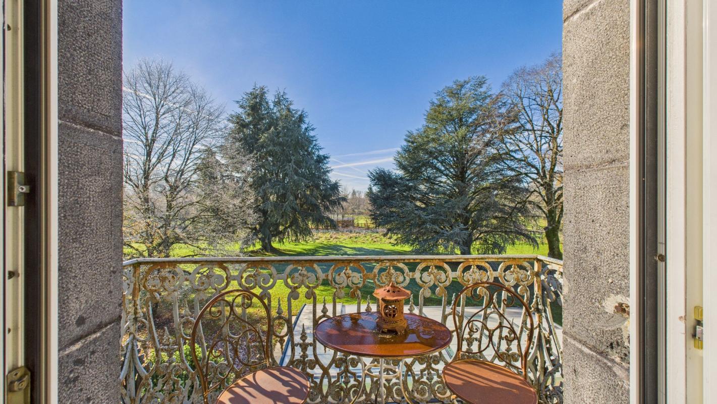 9 bedroom manoir in Mur De Barrez, Aveyron, France