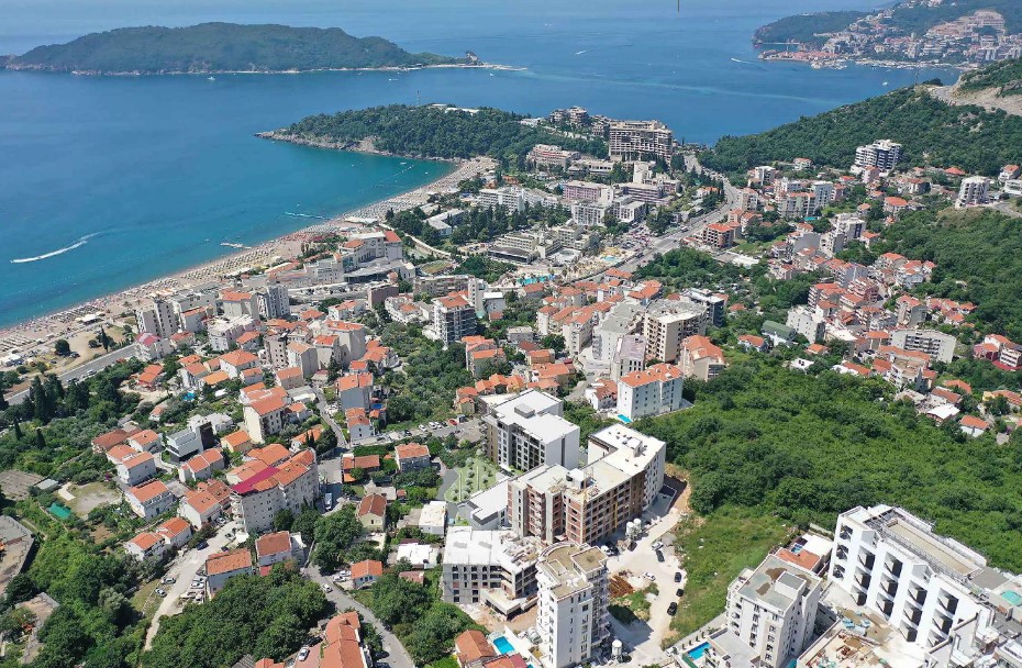 New Exclusive Complex with Sea View in Becici