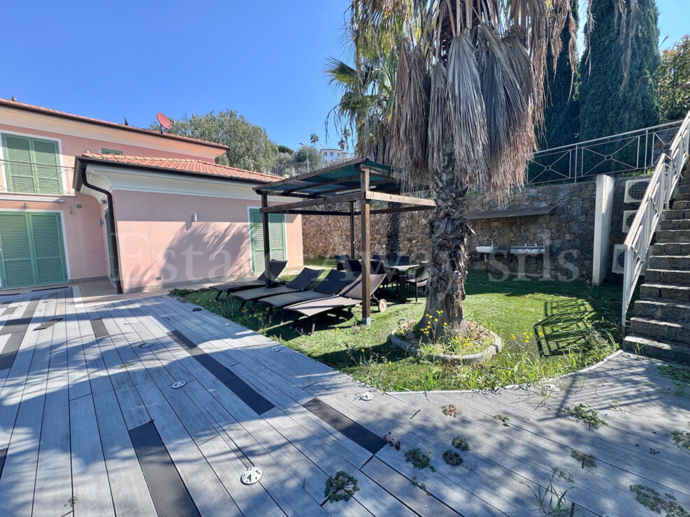 EM1336 Villa with pool and sea view in Bordighera – elegance, comfort, and privacy just minutes from the center