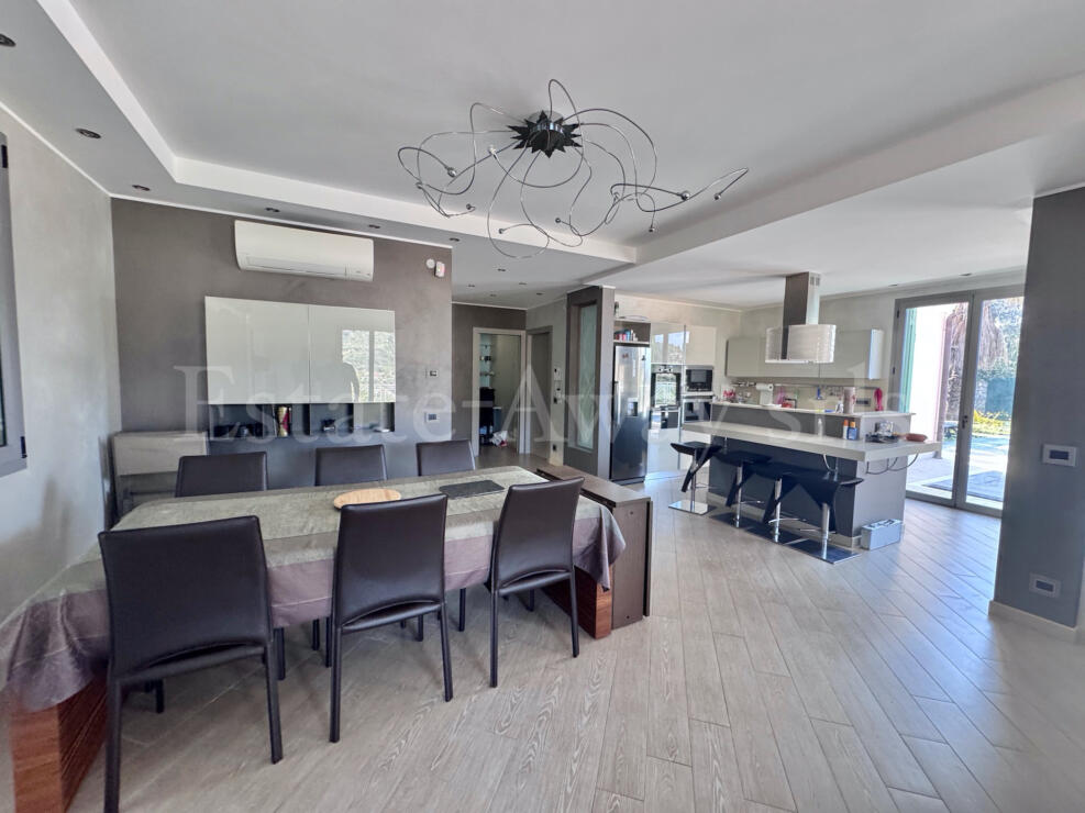 EM1336 Villa with pool and sea view in Bordighera – elegance, comfort, and privacy just minutes from the center