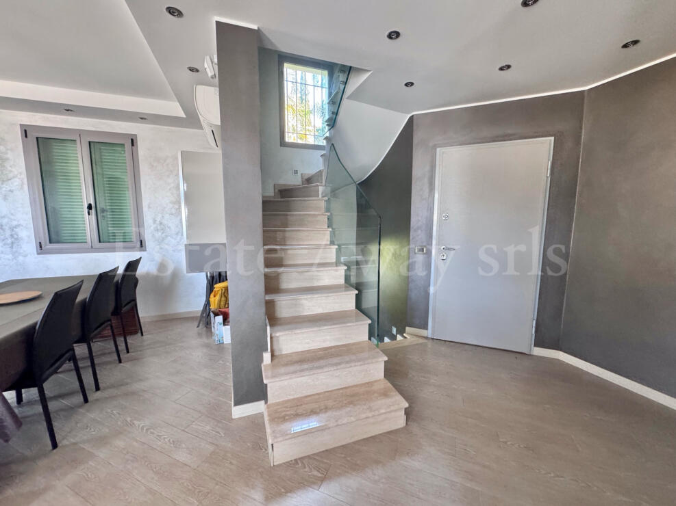 EM1336 Villa with pool and sea view in Bordighera – elegance, comfort, and privacy just minutes from the center