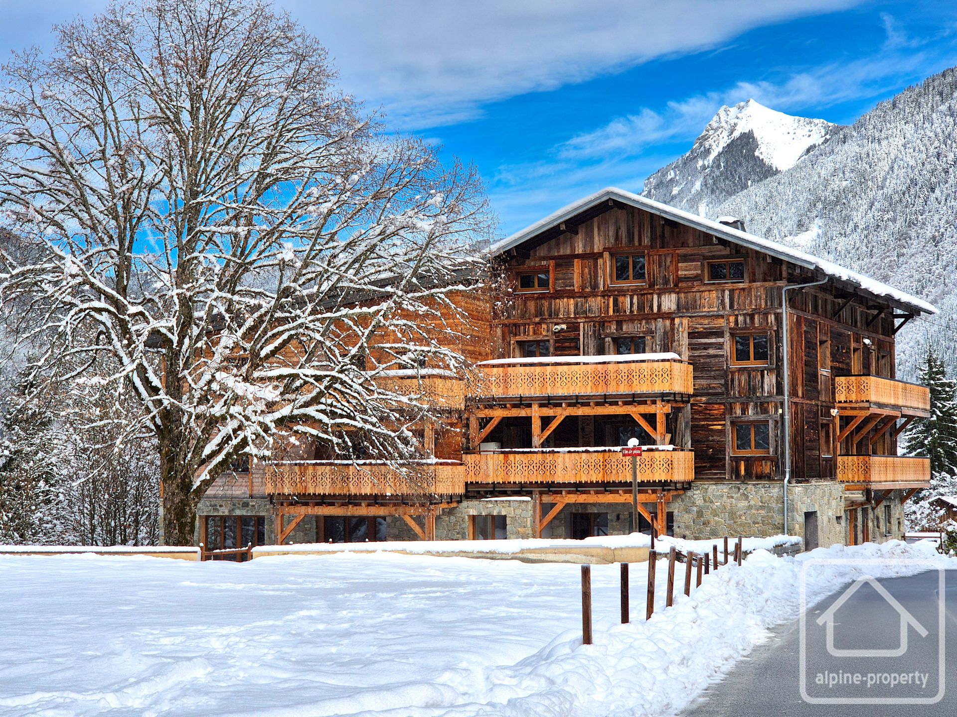 One Bedroom Apartments In A Residence Of 18 Quality Apartments, With Outdoor Space, Parking And Cave, Within Easy Walking Distance Of The Ski Lifts. – FLORINET2
