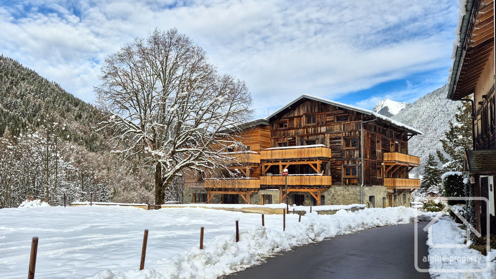 2 Bedroom Apartments In A Residence Of 18 Quality Apartments, With Outdoor Space, Parking And Cave, Within Easy Walking Distance Of The Ski Lifts. – FLORINET3