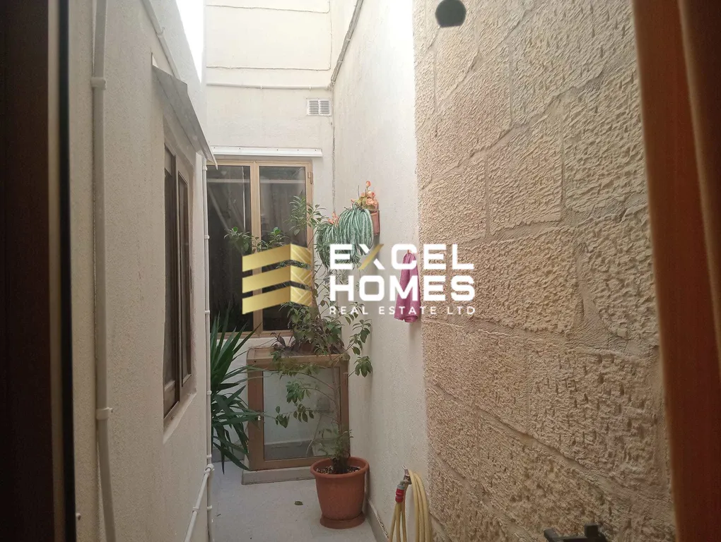 3 bedroom Maisonette in Birzebbugia, Malta – 67251