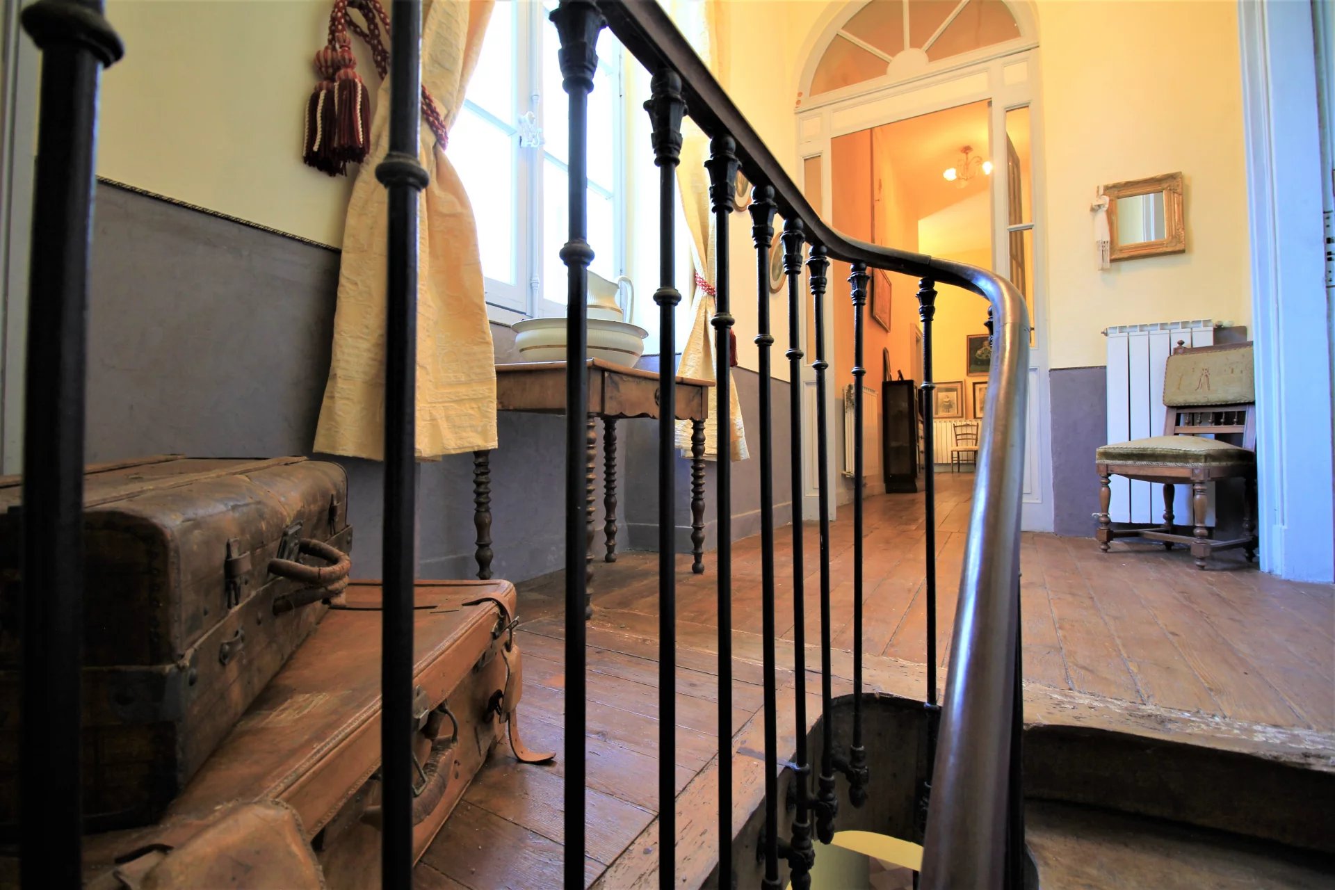 Magnificent 16th century chateau with chapel set in 2 hectares of parkland, Aquitaine – France – BVI84899