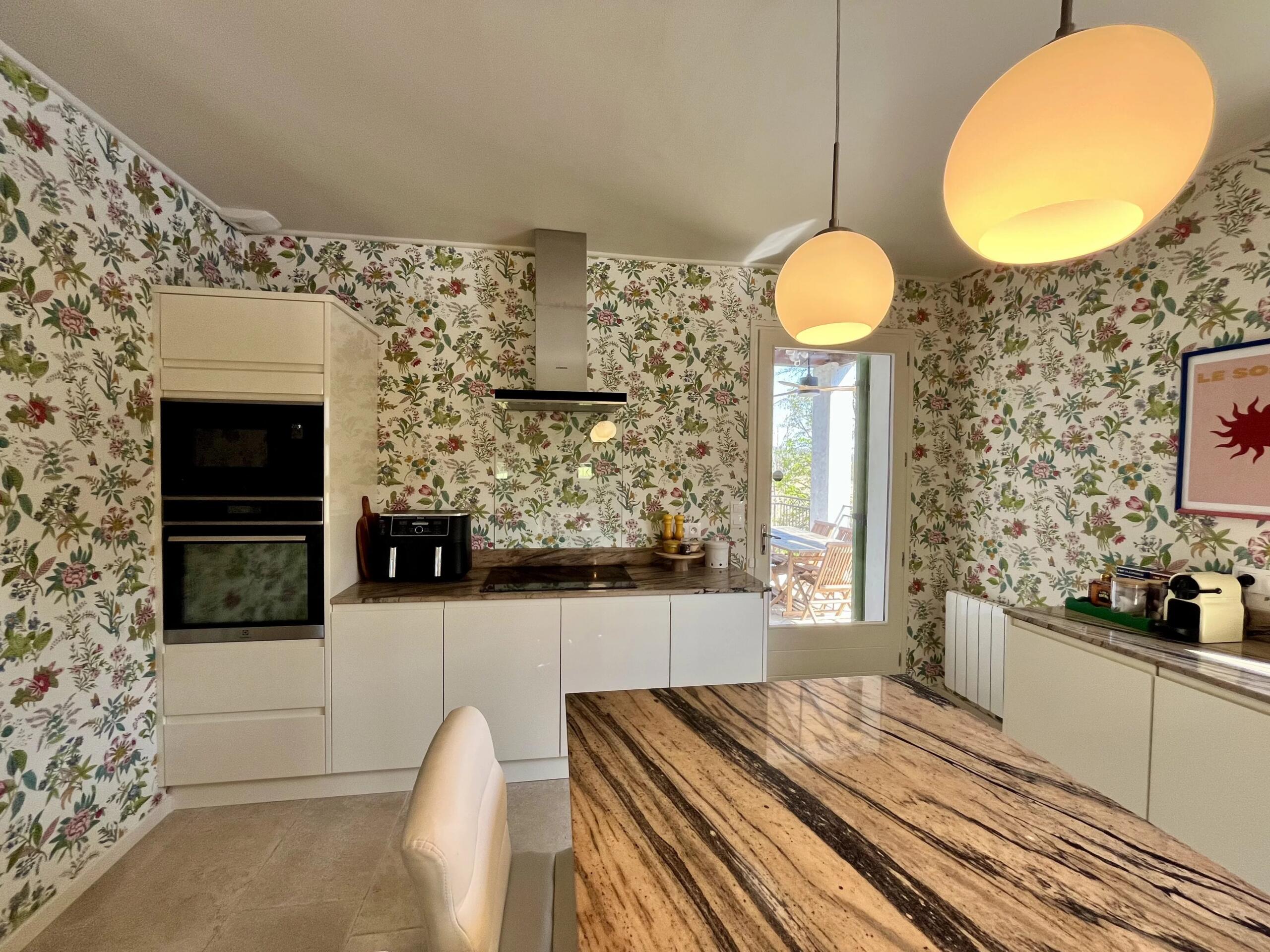 Elegant riverside home with pool and panoramic views, Aquitaine – France – BVI84390