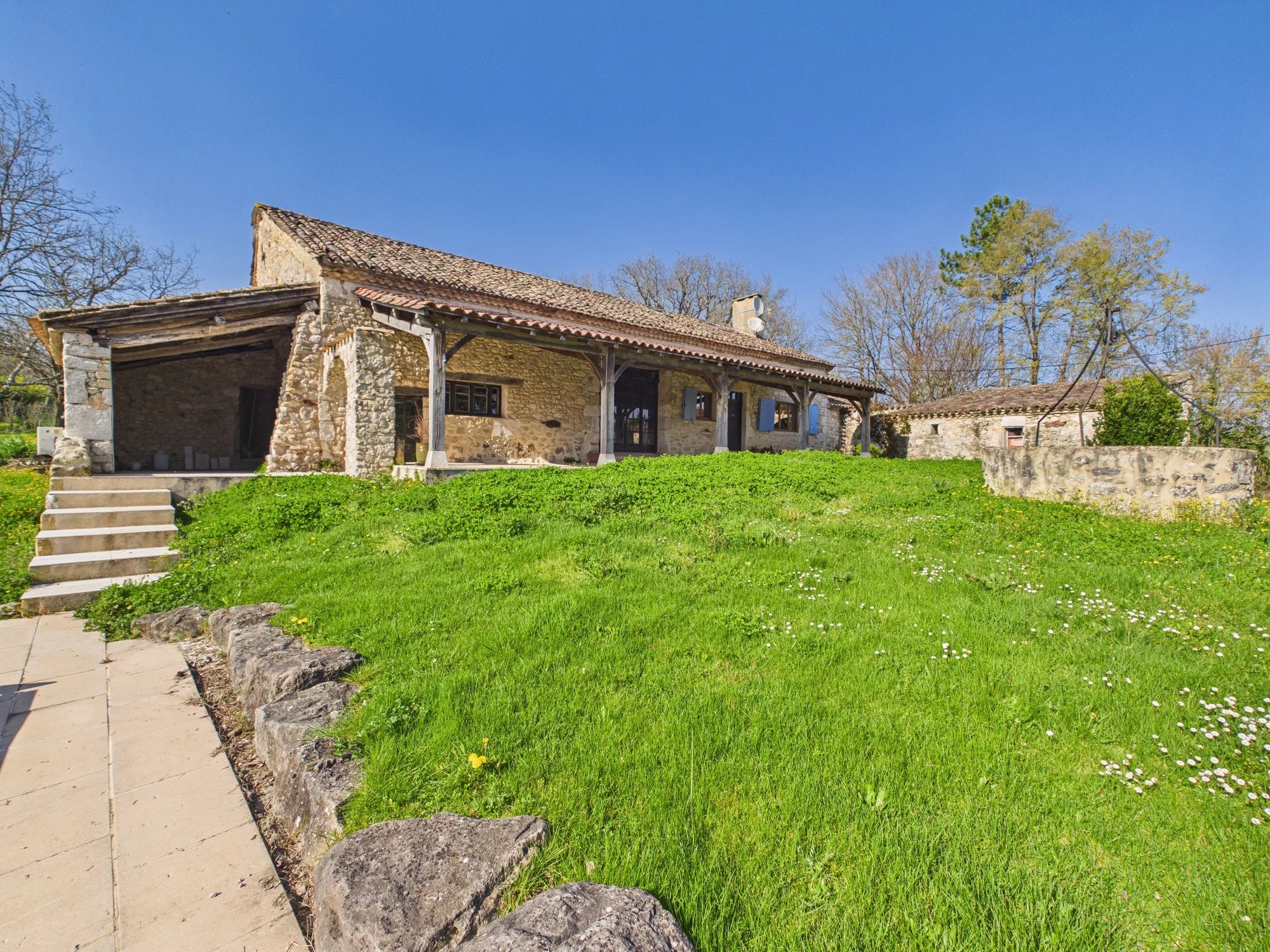 Charming stone property with  pool, in hamlet close to Villeréal, Aquitaine – France – BVI84212