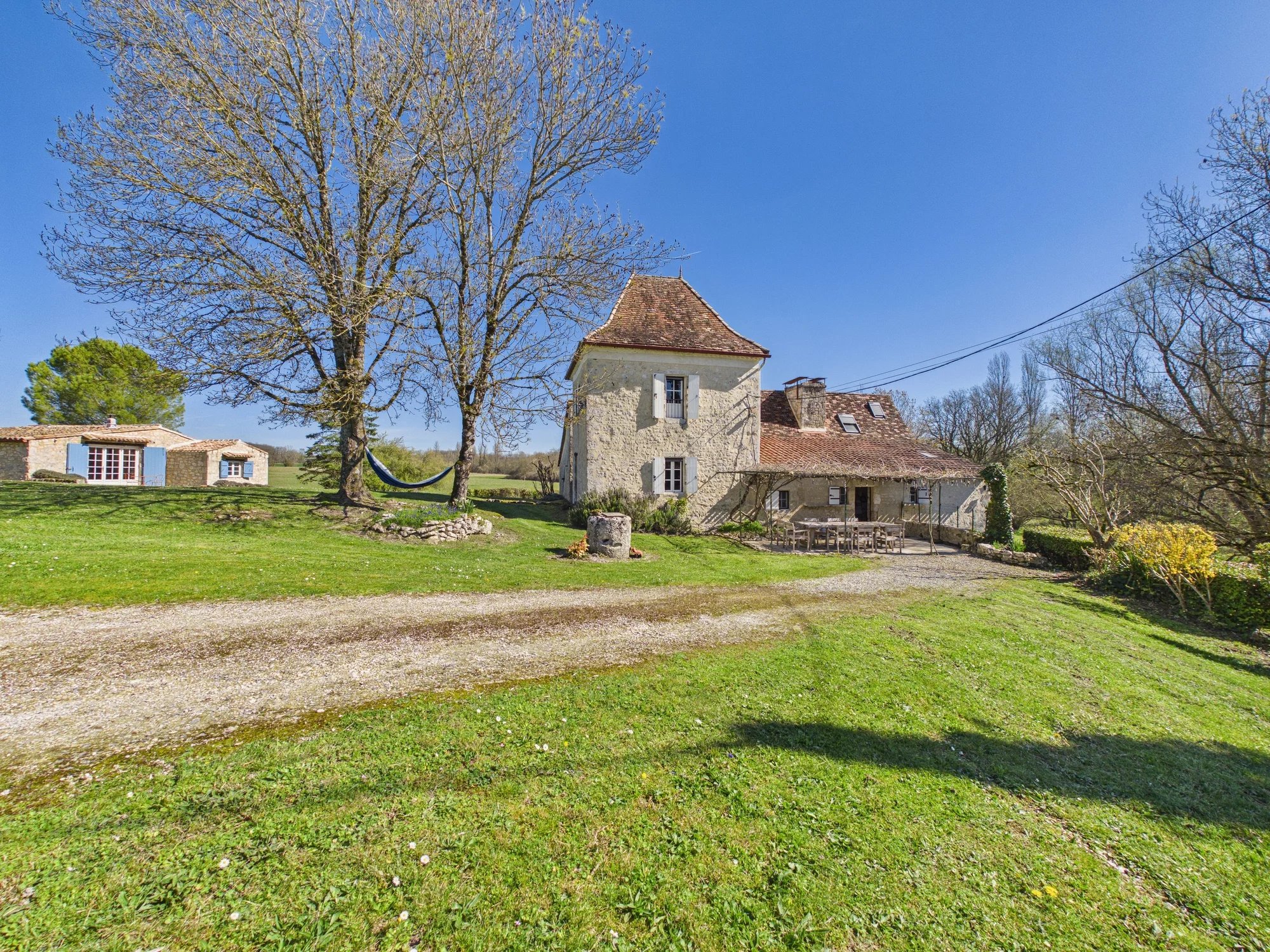 Charming Stone Country Estate with Guest House, Pool and 28 Acres – Near Bergerac, Aquitaine – France – BVI83734
