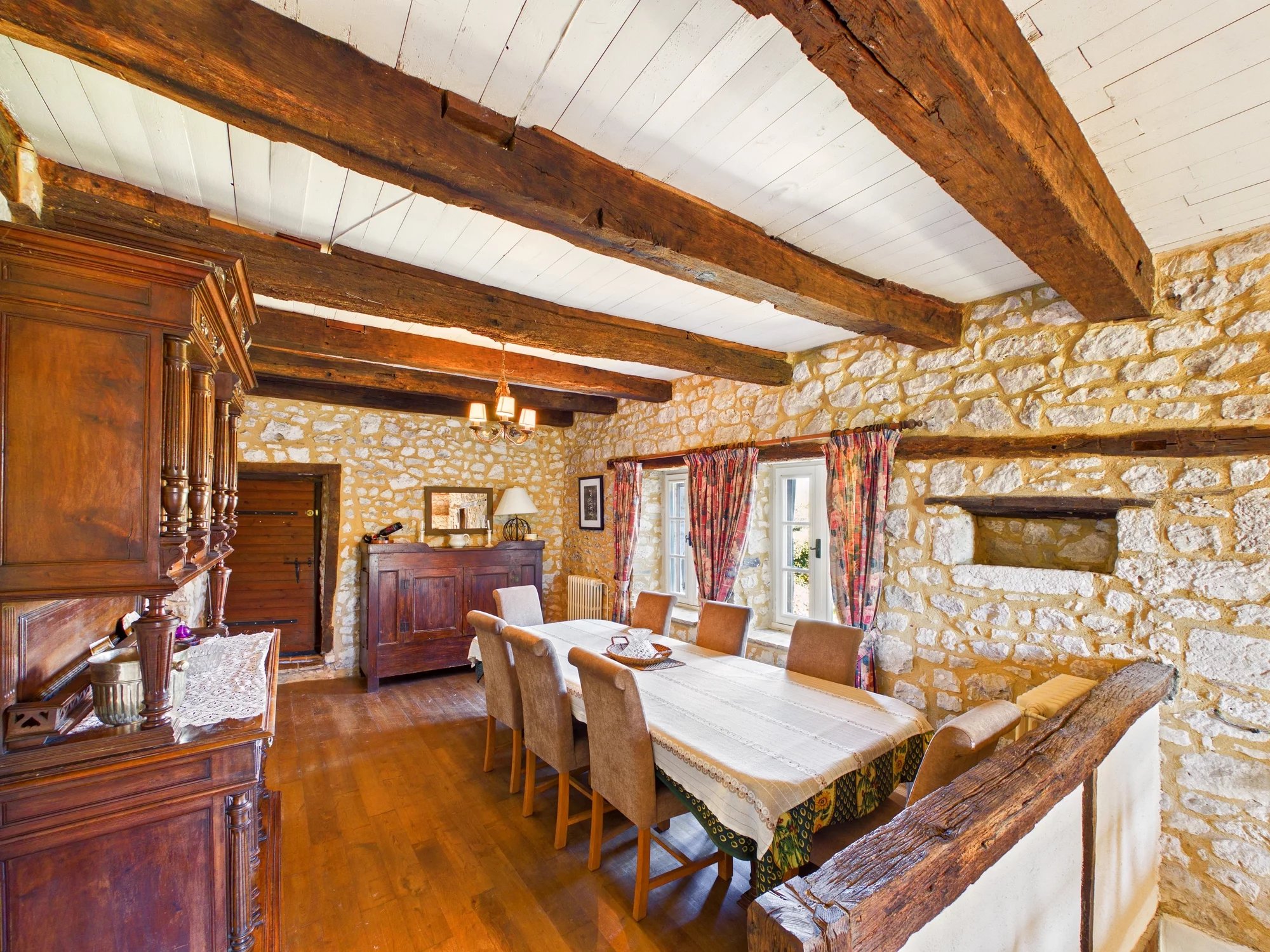 Charming Stone Country Estate with Guest House, Pool and 28 Acres – Near Bergerac, Aquitaine – France – BVI83734