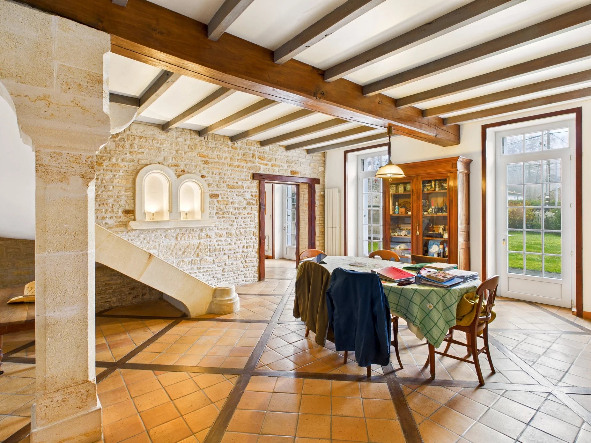 Large 4 bedroom charentais house, Poitou-Charentes – France – BVI83612