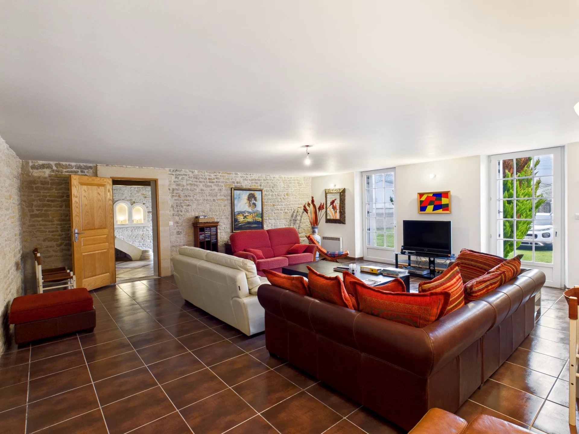 Large 4 bedroom charentais house, Poitou-Charentes – France – BVI83612