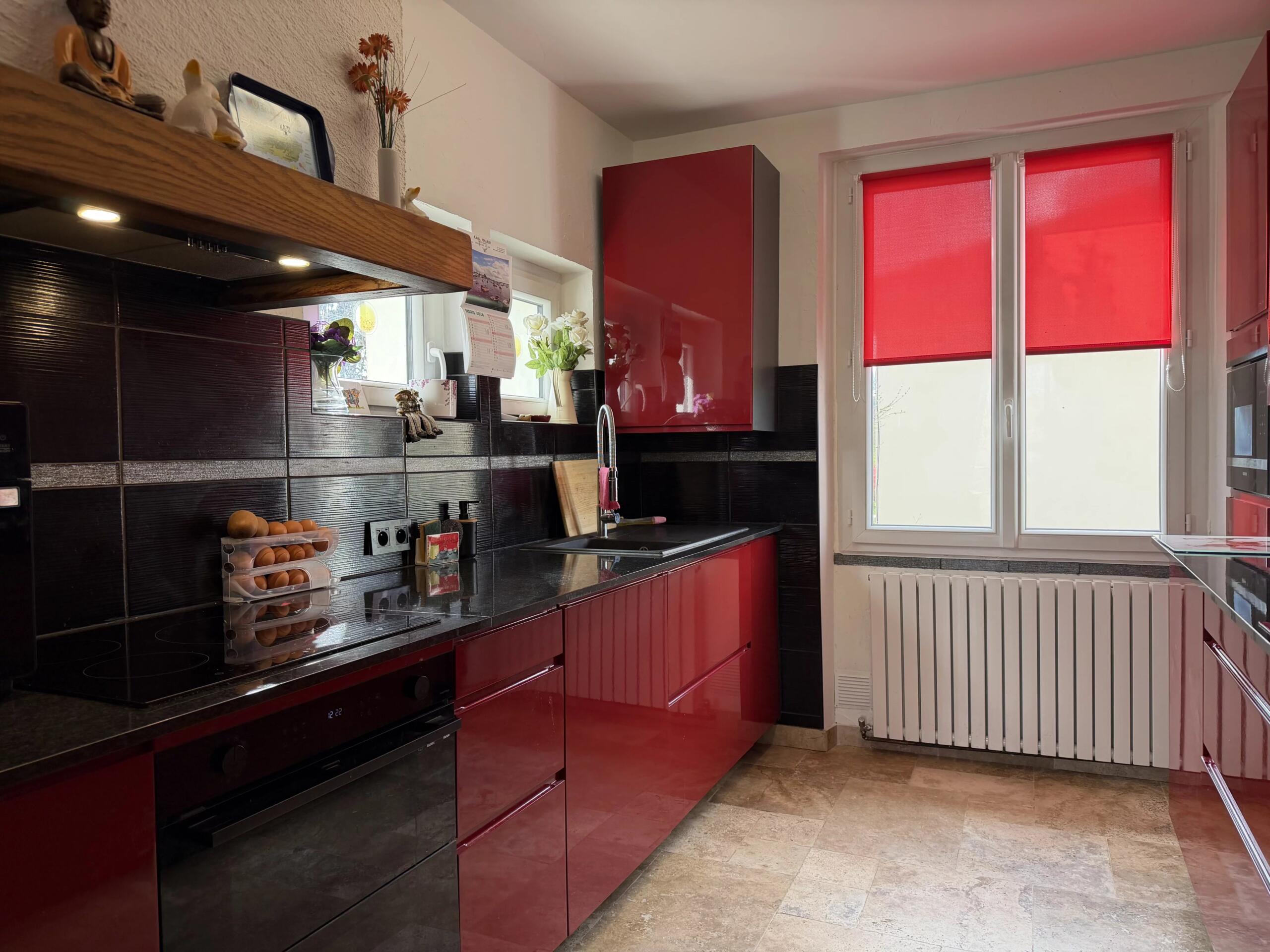 5-Bedroom Home in the Heart of Le Bugue, Aquitaine – France – BVI84346