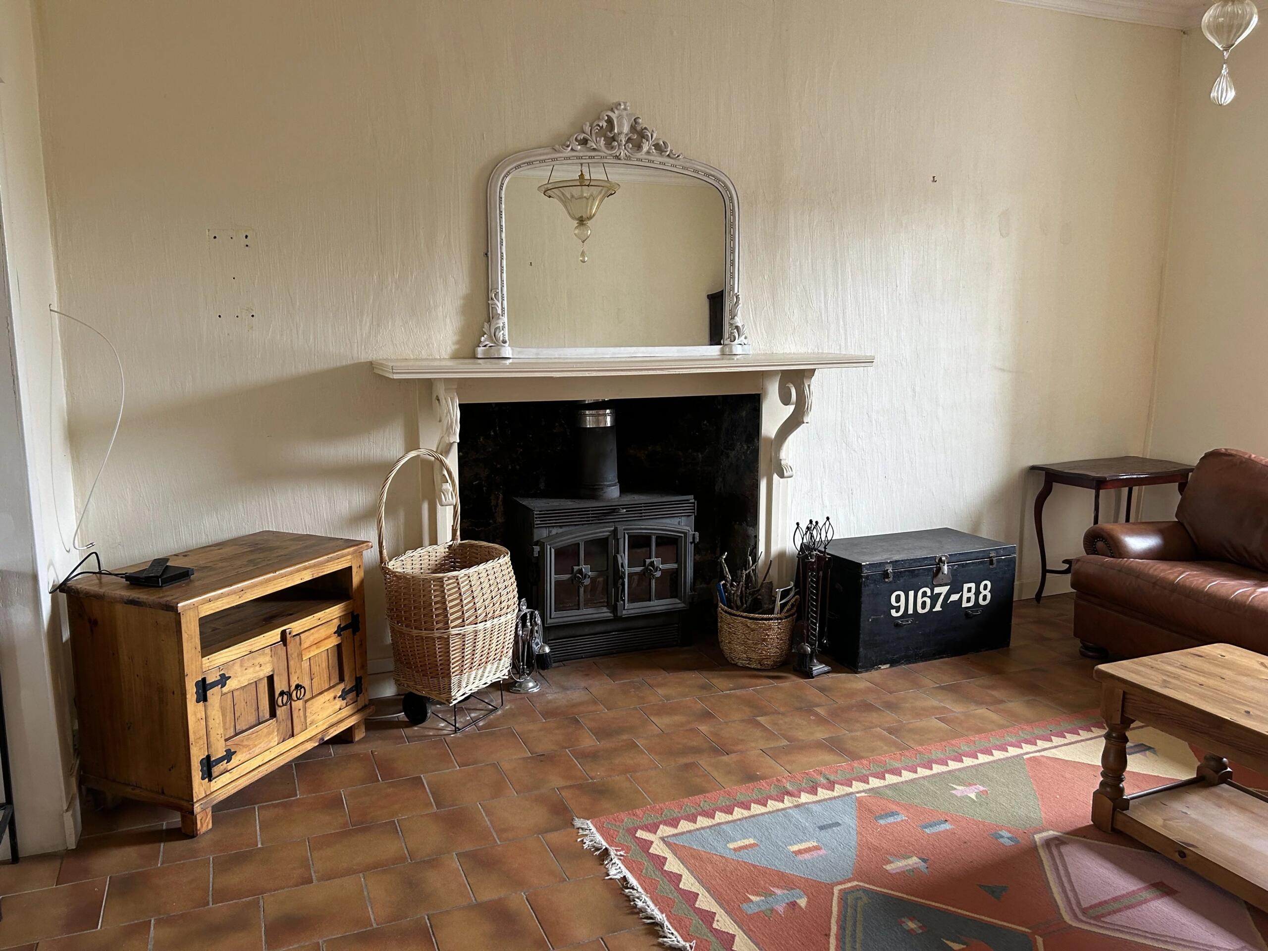 Six bedroom chateau style house in pretty town, Limousin – France – BVI84974