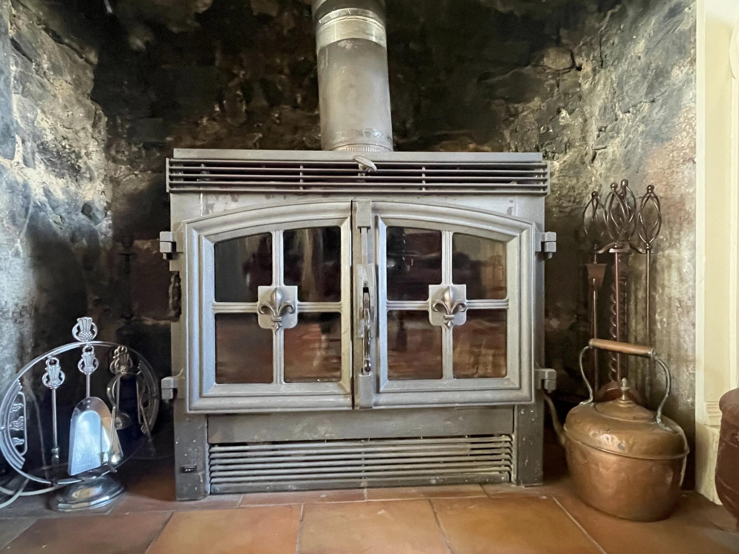 Six bedroom chateau style house in pretty town, Limousin – France – BVI84974