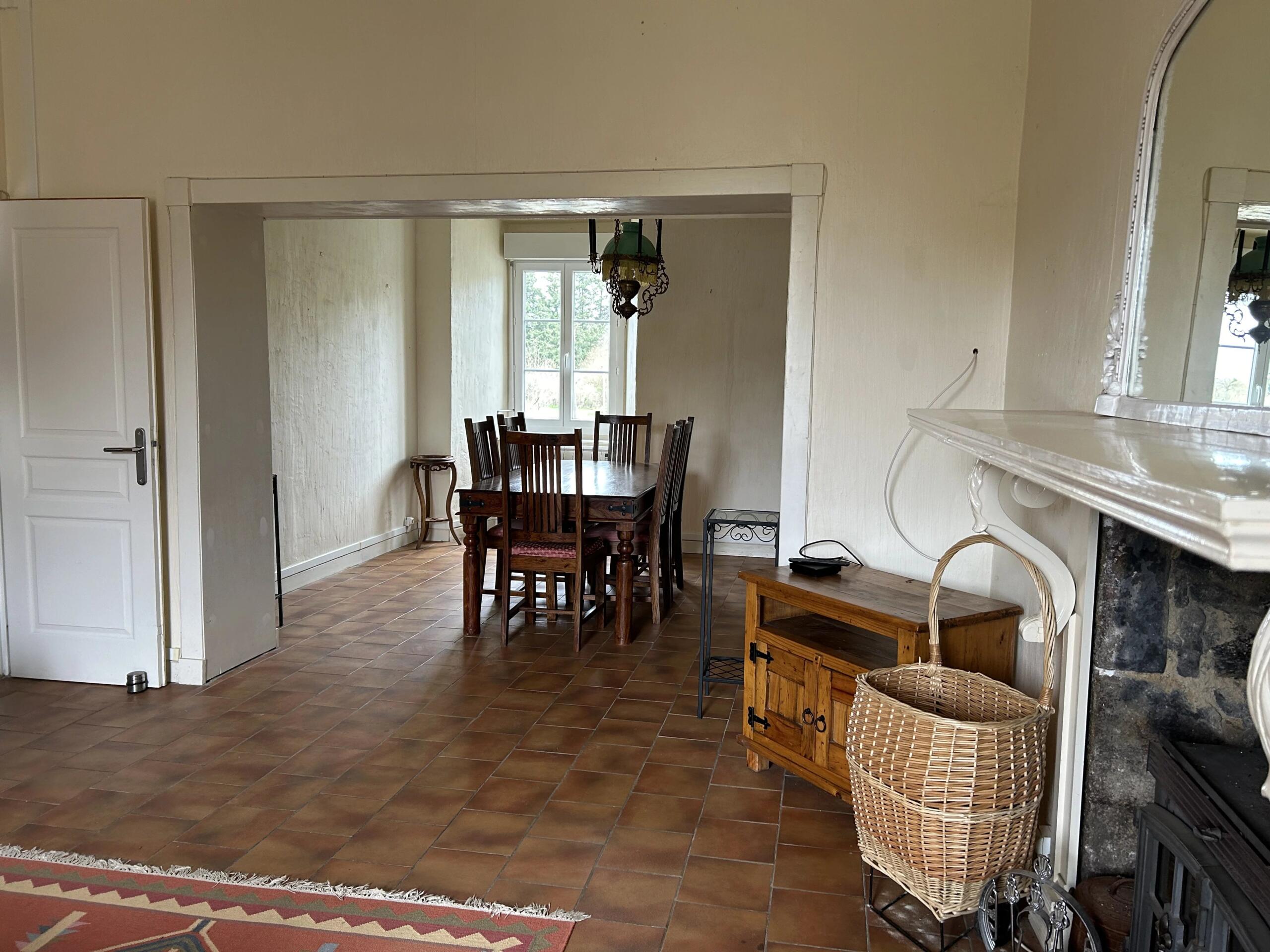 Six bedroom chateau style house in pretty town, Limousin – France – BVI84974