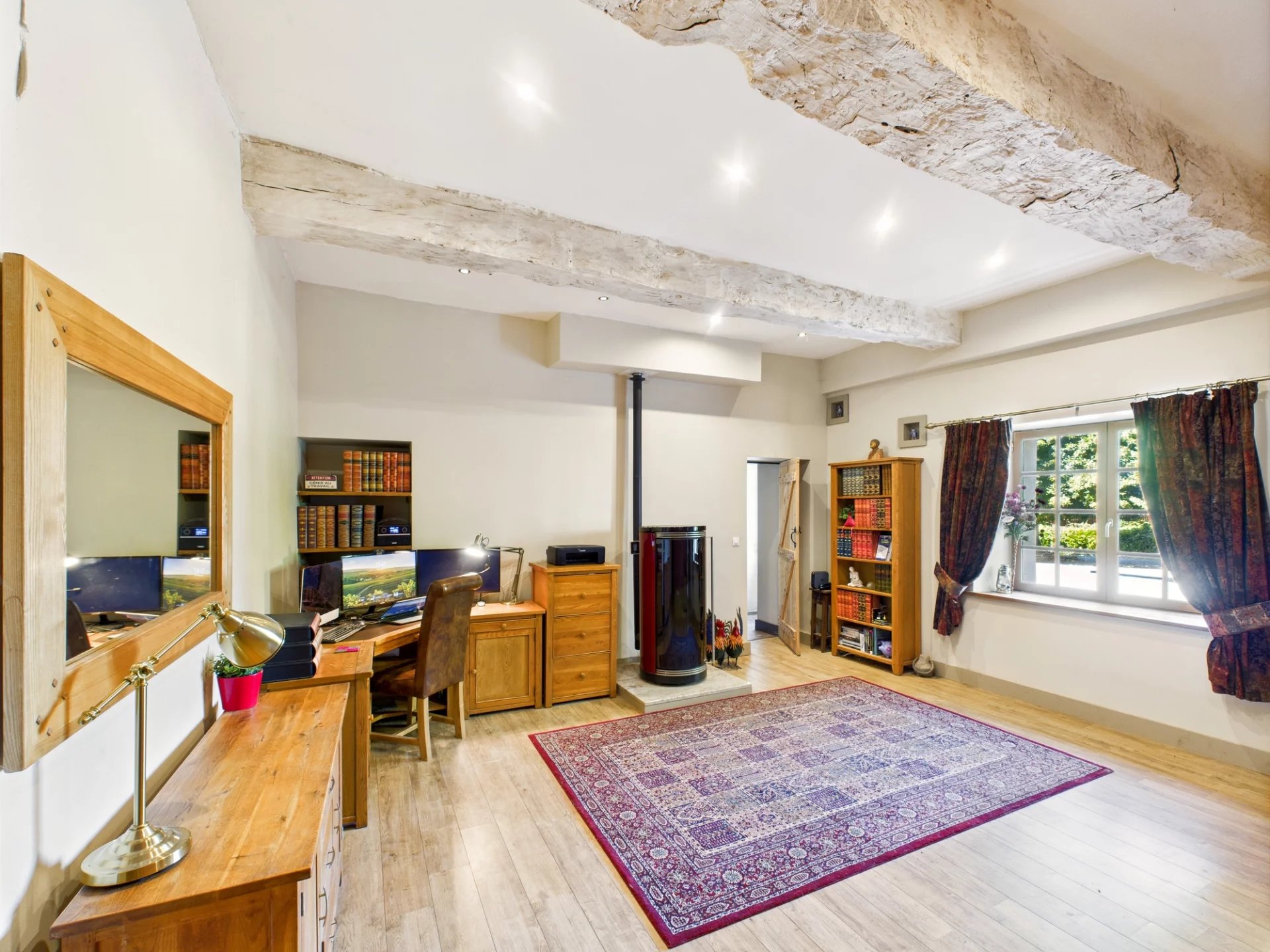 Beautiful manor house with guest house, outbuildings and 4 ha, Pays de la Loire – France – BVI72046