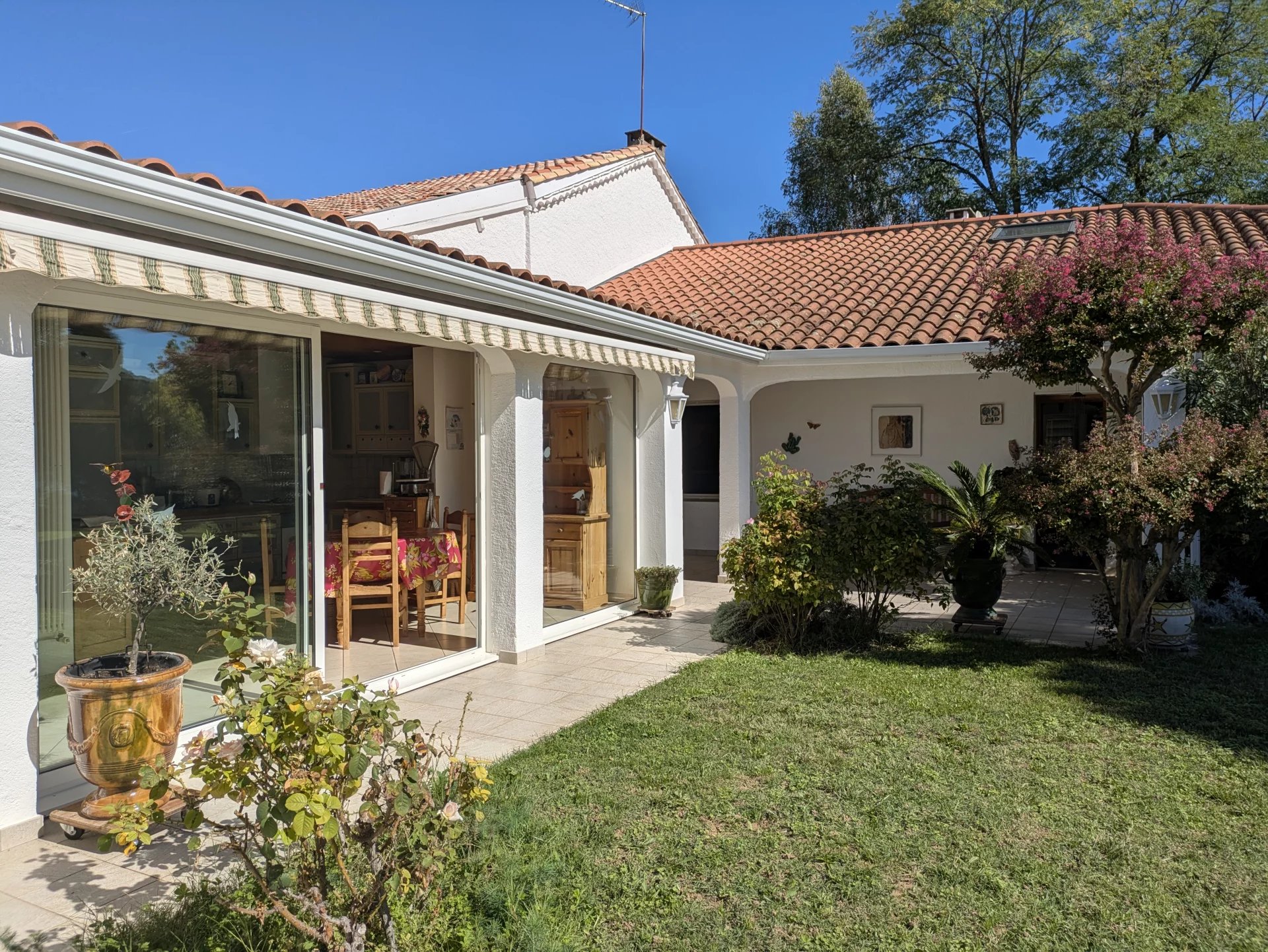 Spacious Family Home with Modern Comfort in Saint-Sylvestre-sur-Lot, Aquitaine – France – BVI78415
