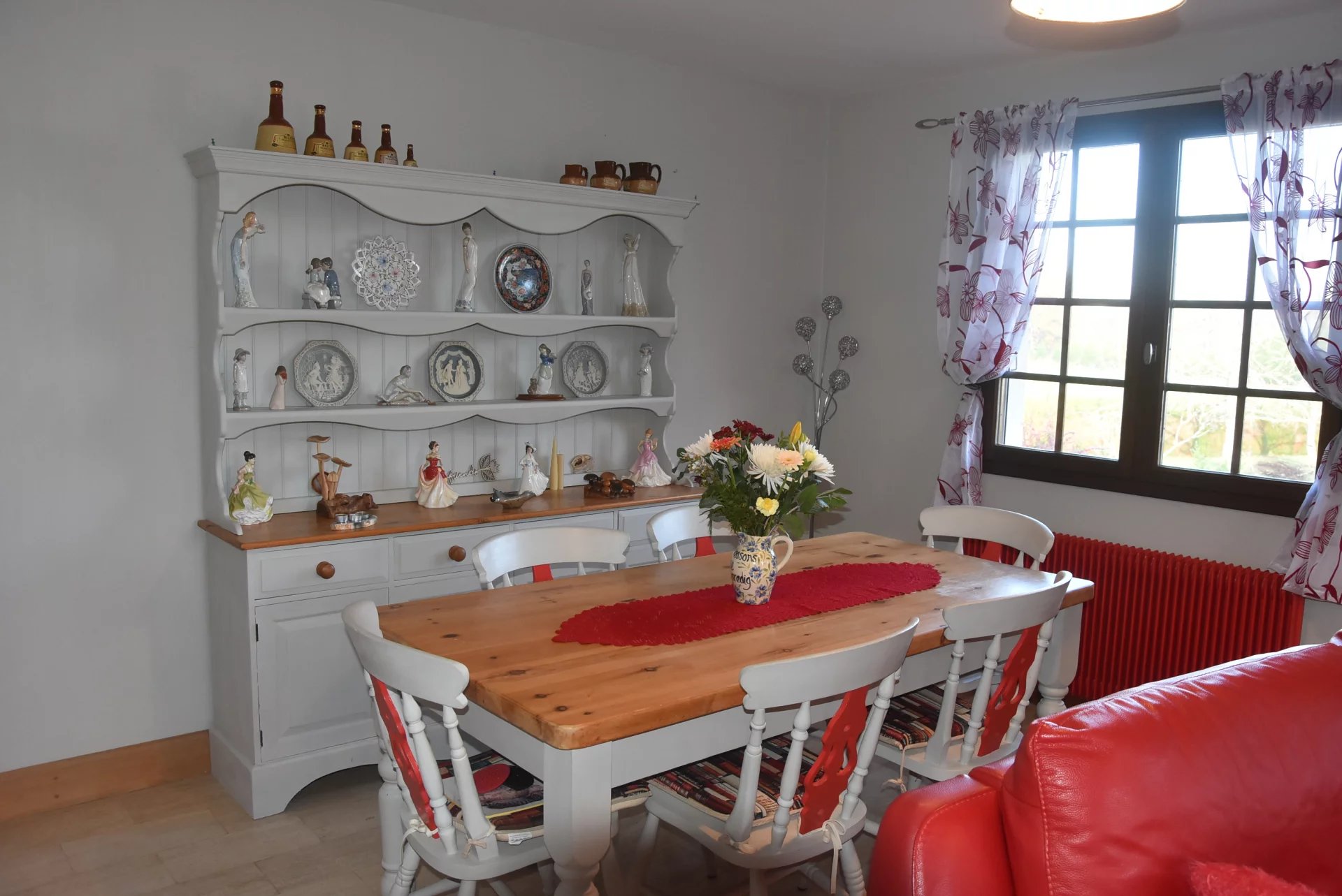 Detached spacious house, on edge of  village, surrounded by garden and luxury lounge area, Poitou-Charentes – France – BVI78032