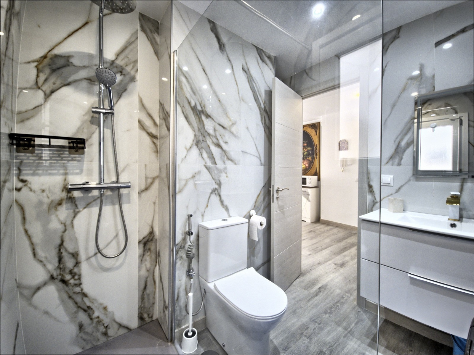 2 bedroom Apartment in Marbella, Malaga, Spain – 428-05305P