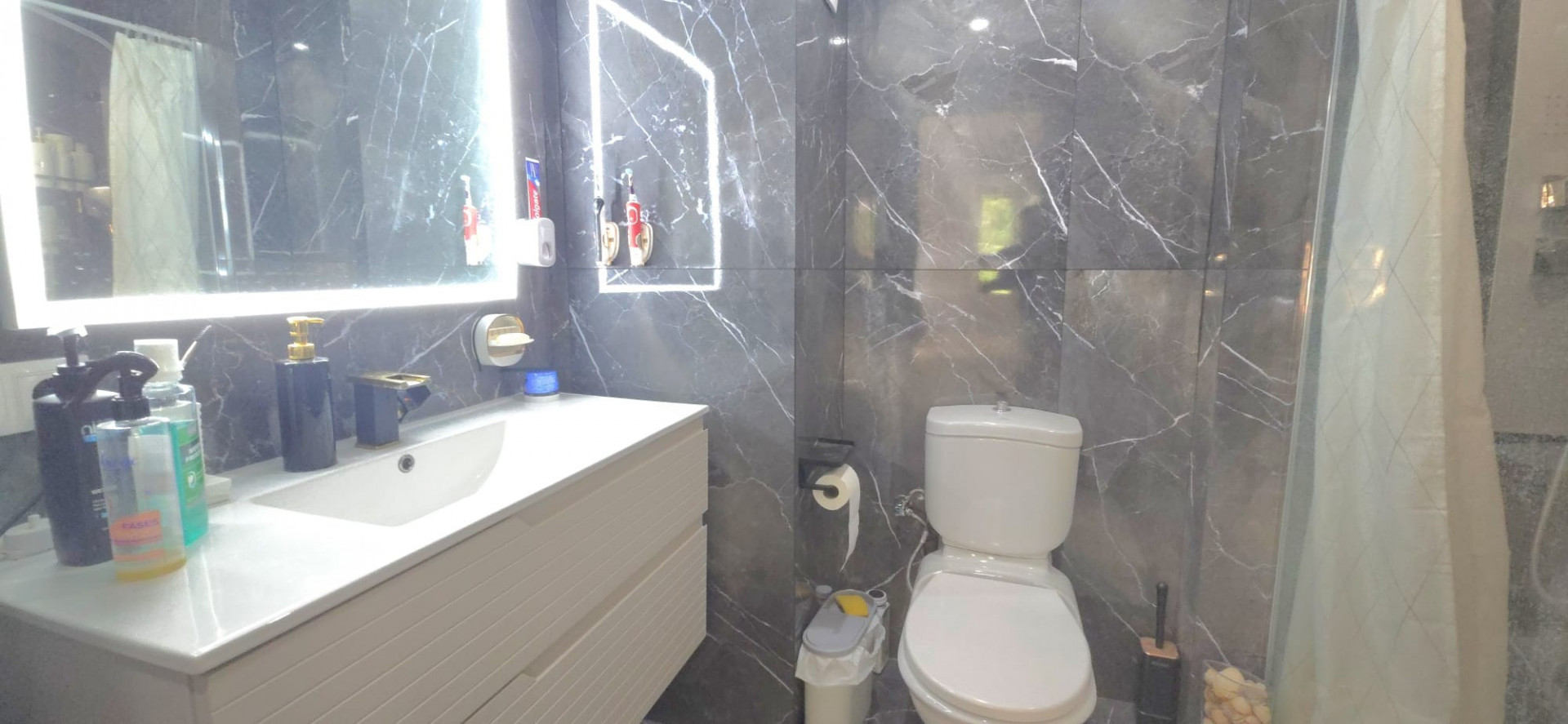 3 bedroom Apartment in Marbella, Malaga, Spain – 428-05351P