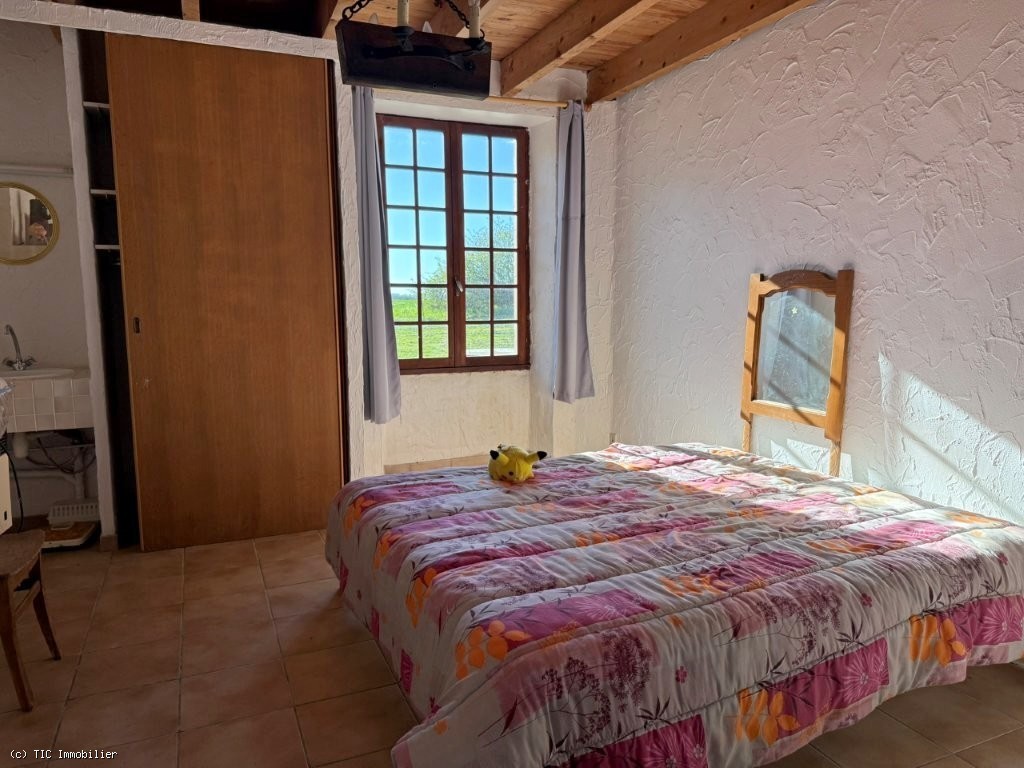 4 bedroom House in Civray, France – r7454