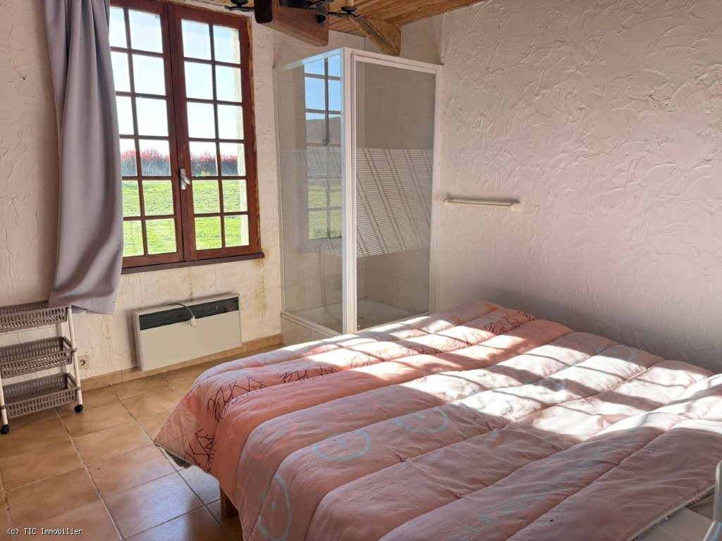 4 bedroom House in Civray, France – r7454