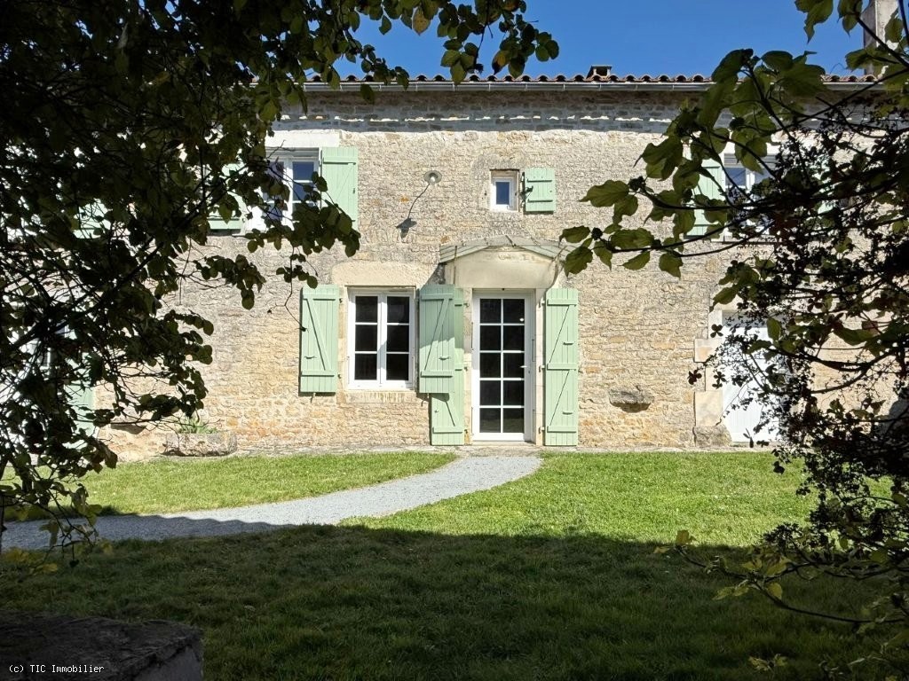 3 bedroom House in Villefagnan, France – r7452