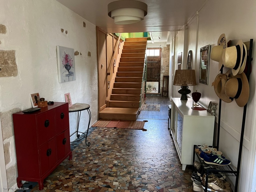 5 bedroom House in Sauze-Vaussais, Sauzé-Vaussais, France – r7451